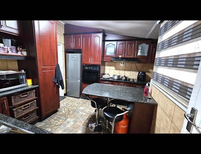 3 BEDROOM HOUSE FOR SALE IN BOMBAY HEIGHTS